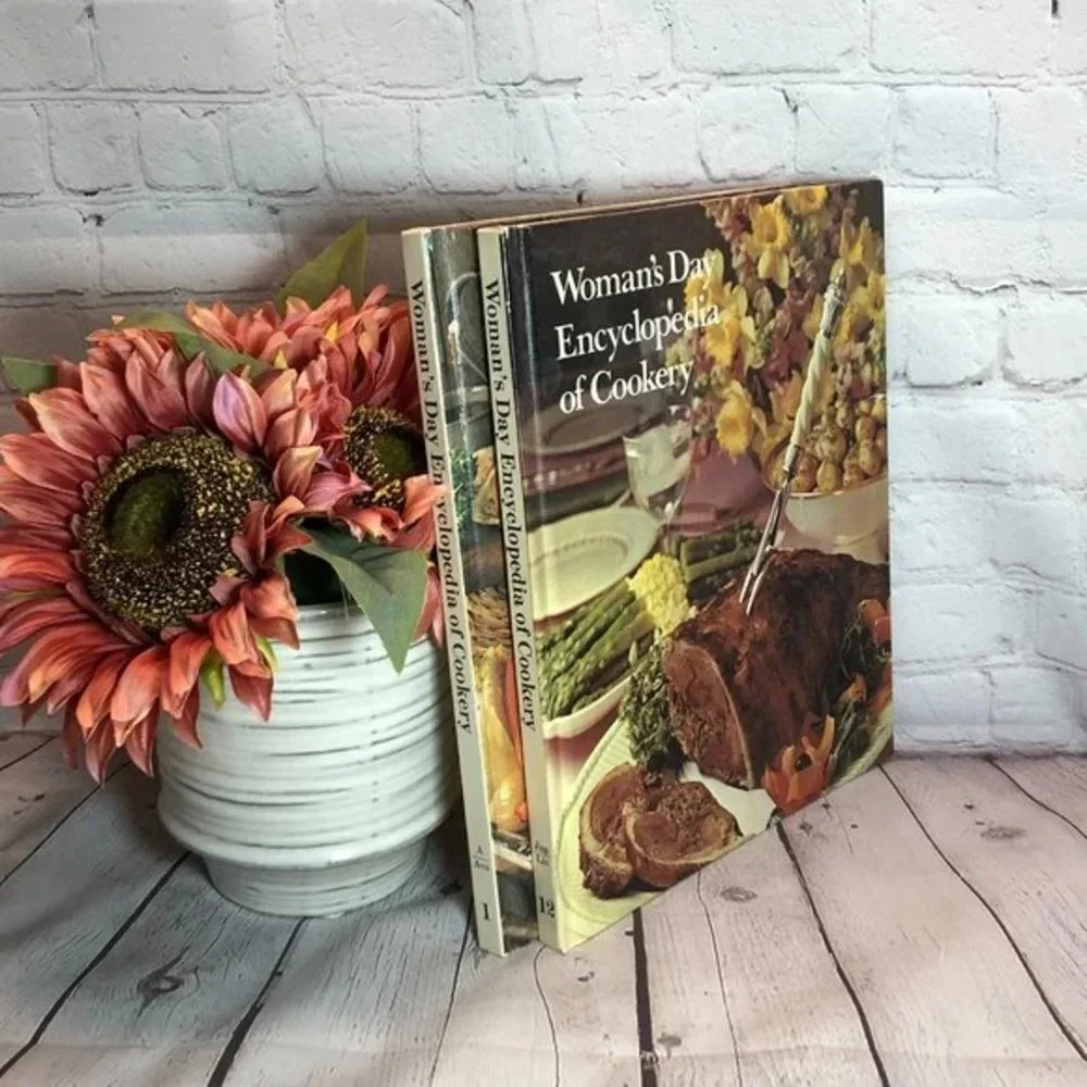 cookbook WOMAN'S DAY ENCYCLOPEDIA OF COOKERY Vintage 1973